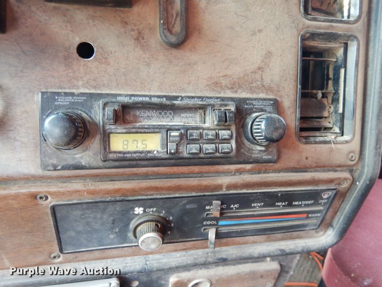 image for item DG0775 1989 Freightliner FLD120  dump truck