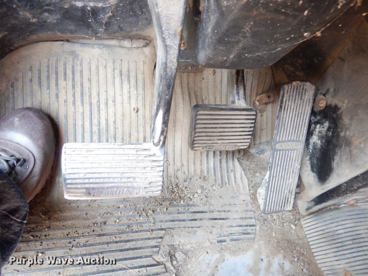 image for item DG0775 1989 Freightliner FLD120  dump truck