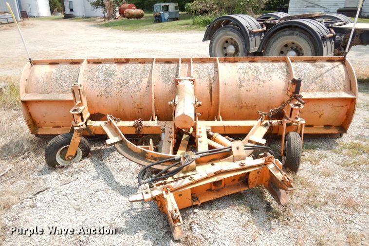 image for item DG0775 1989 Freightliner FLD120  dump truck