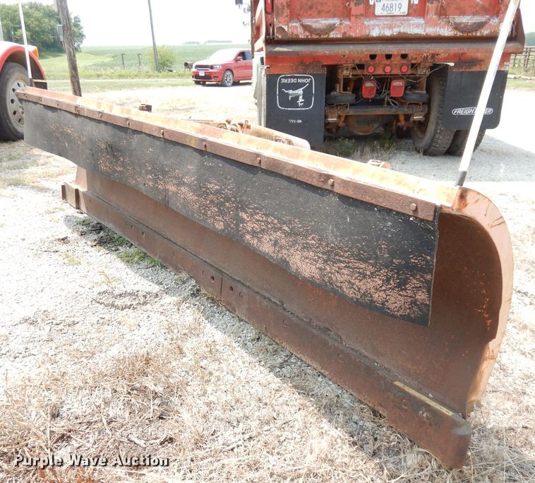 image for item DG0775 1989 Freightliner FLD120  dump truck