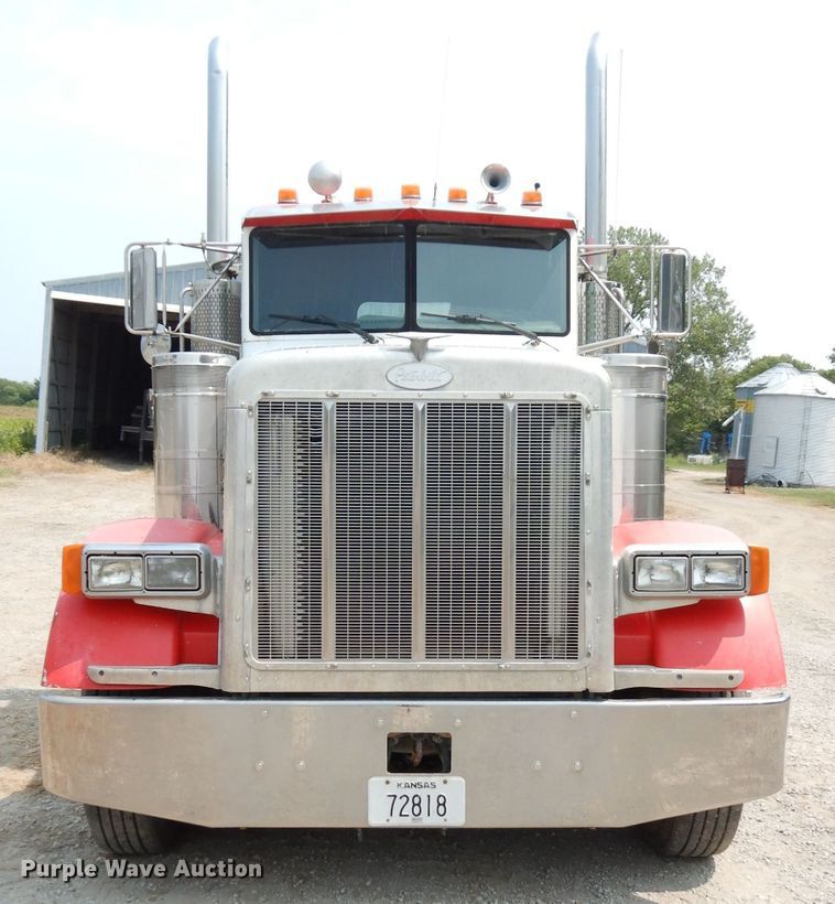 image for item DG0776 1996 Peterbilt 378  semi truck