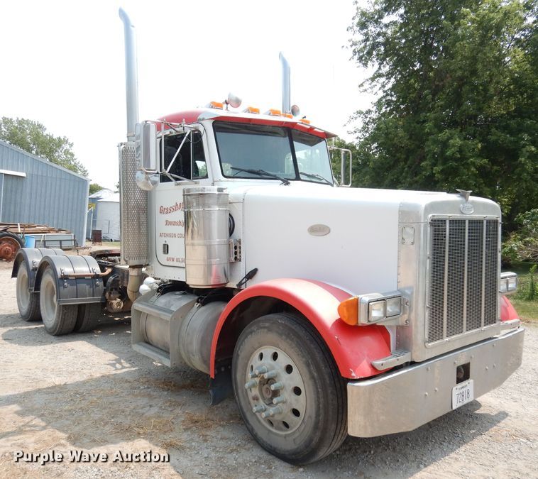 image for item DG0776 1996 Peterbilt 378  semi truck