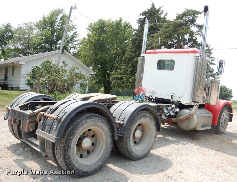 image for item DG0776 1996 Peterbilt 378  semi truck