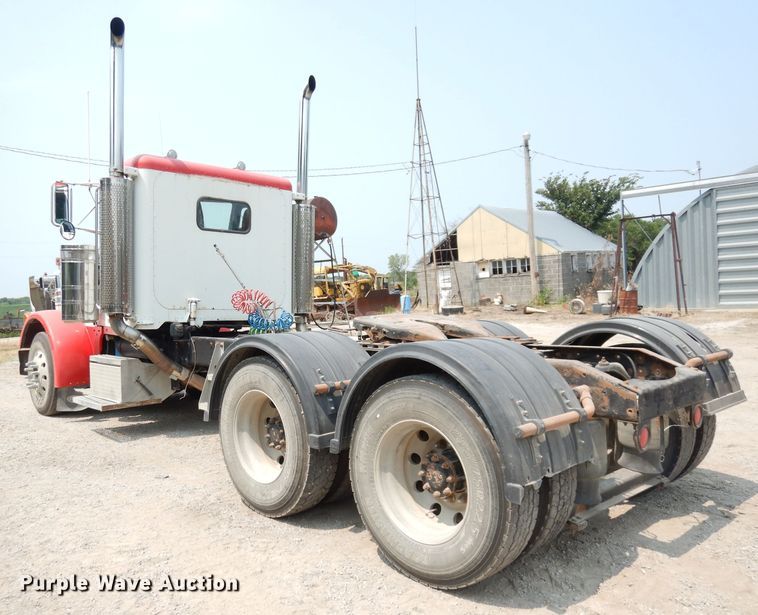 image for item DG0776 1996 Peterbilt 378  semi truck