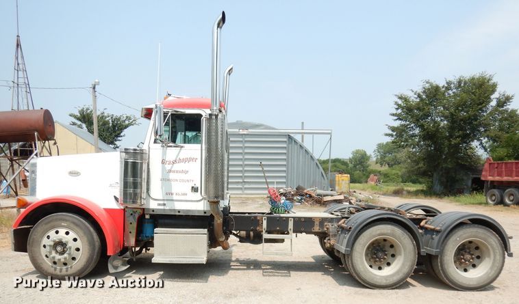 image for item DG0776 1996 Peterbilt 378  semi truck