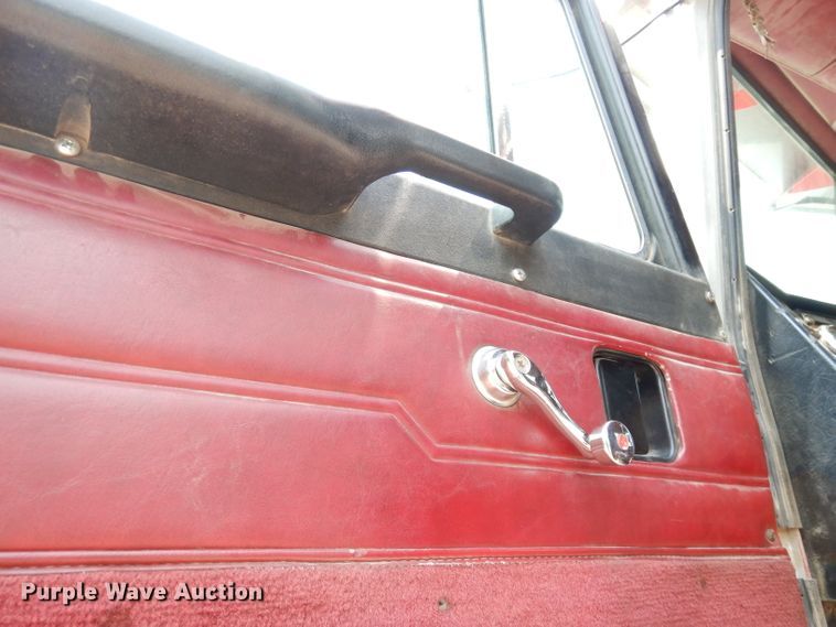 image for item DG0776 1996 Peterbilt 378  semi truck