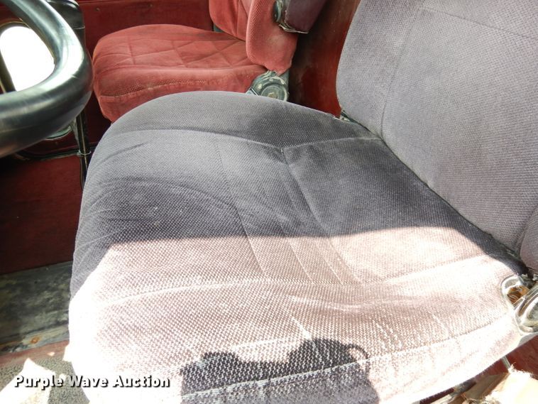 image for item DG0776 1996 Peterbilt 378  semi truck