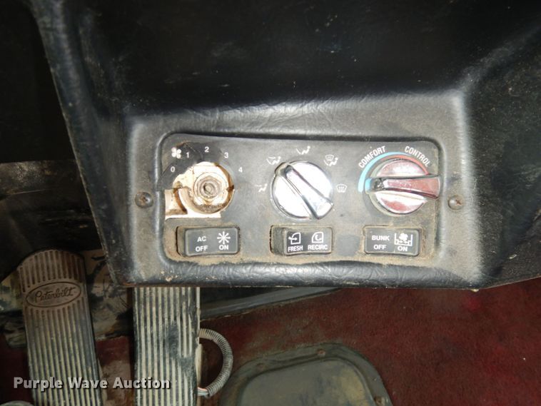 image for item DG0776 1996 Peterbilt 378  semi truck