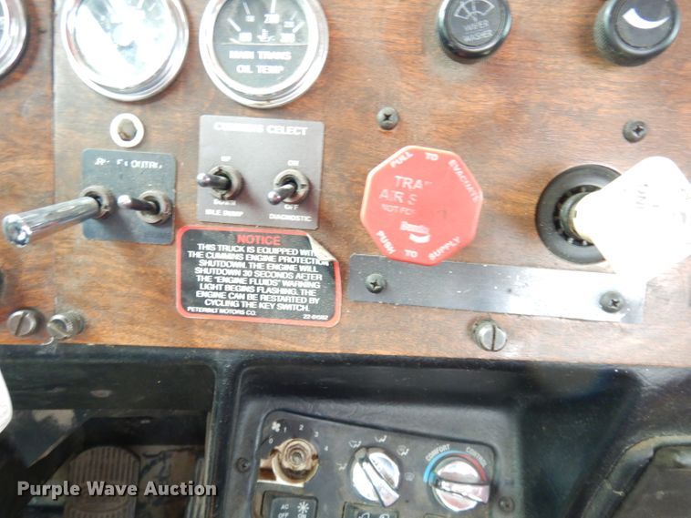 image for item DG0776 1996 Peterbilt 378  semi truck