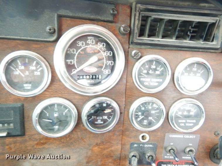 image for item DG0776 1996 Peterbilt 378  semi truck