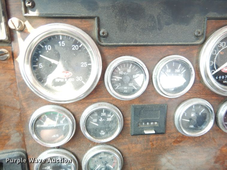 image for item DG0776 1996 Peterbilt 378  semi truck