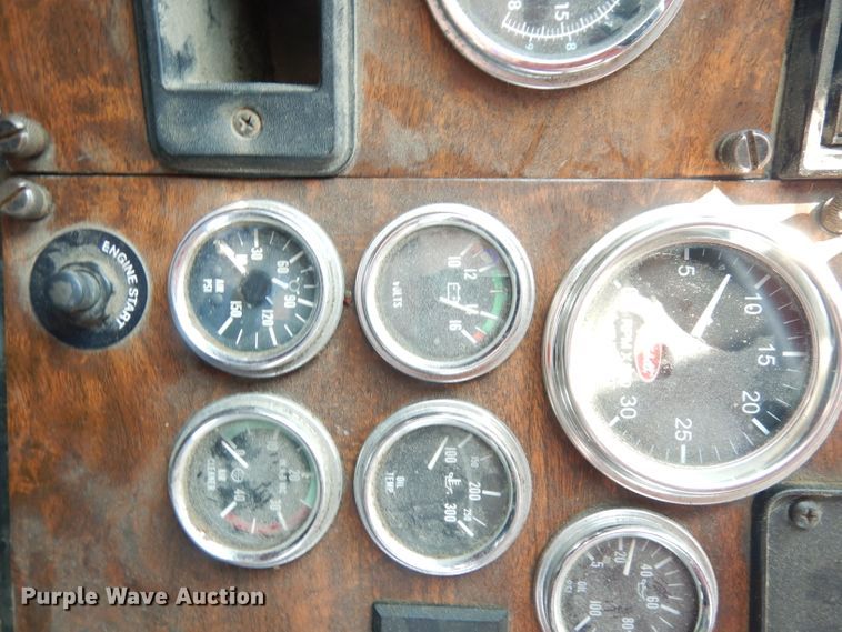 image for item DG0776 1996 Peterbilt 378  semi truck