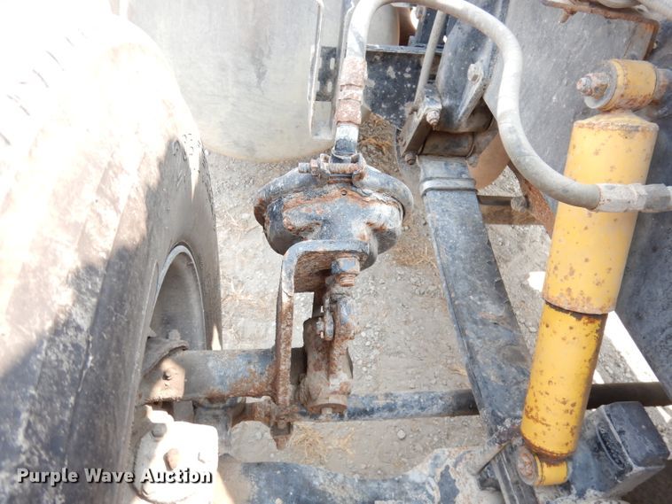 image for item DG0776 1996 Peterbilt 378  semi truck