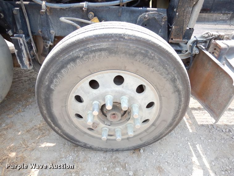 image for item DG0776 1996 Peterbilt 378  semi truck