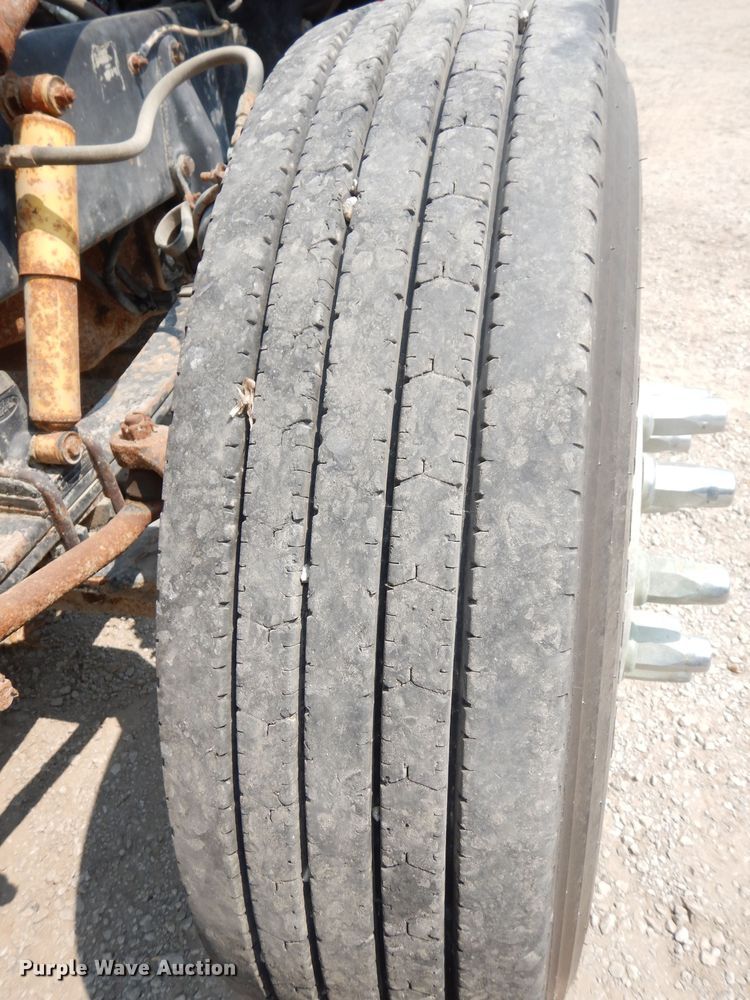 image for item DG0776 1996 Peterbilt 378  semi truck