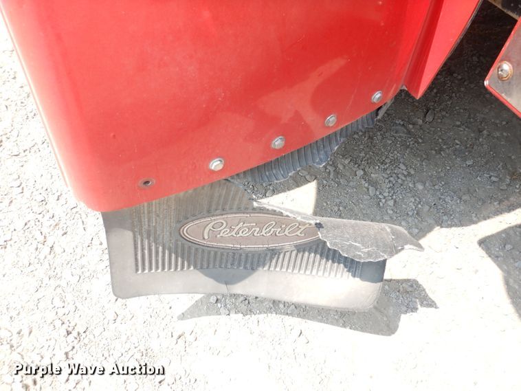 image for item DG0776 1996 Peterbilt 378  semi truck