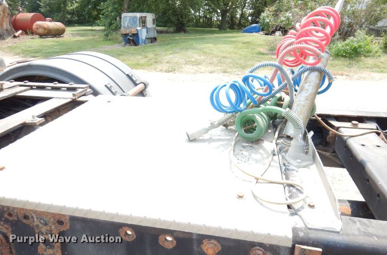 image for item DG0776 1996 Peterbilt 378  semi truck