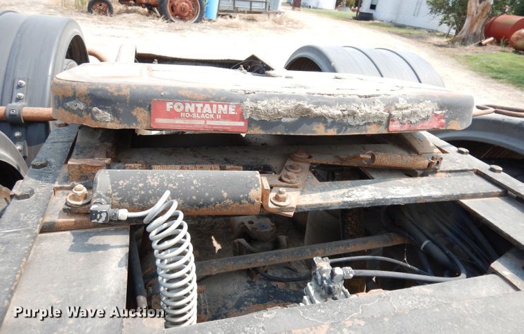 image for item DG0776 1996 Peterbilt 378  semi truck