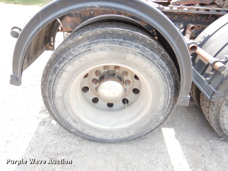 image for item DG0776 1996 Peterbilt 378  semi truck