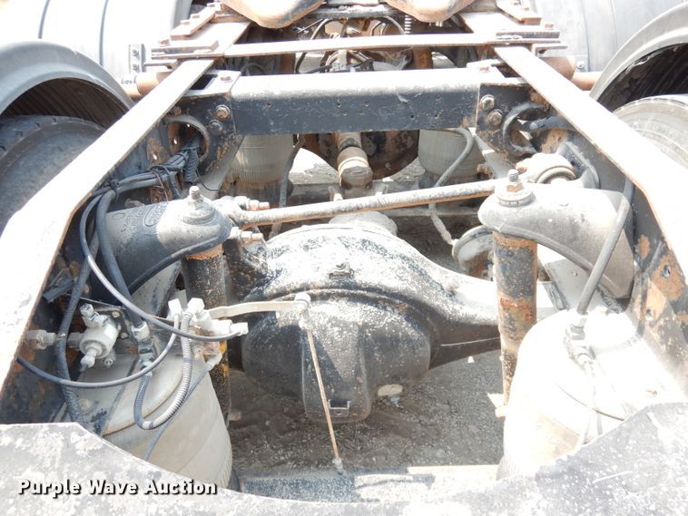 image for item DG0776 1996 Peterbilt 378  semi truck