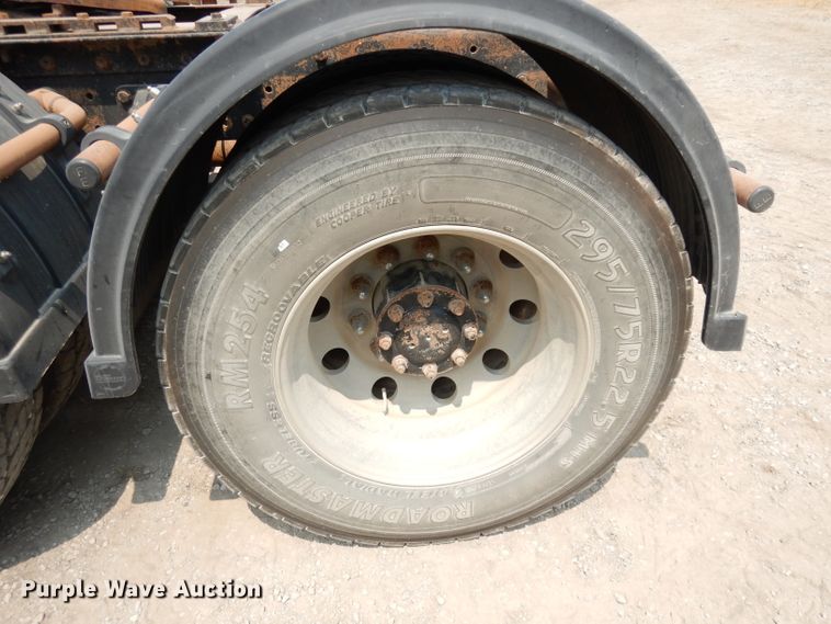 image for item DG0776 1996 Peterbilt 378  semi truck