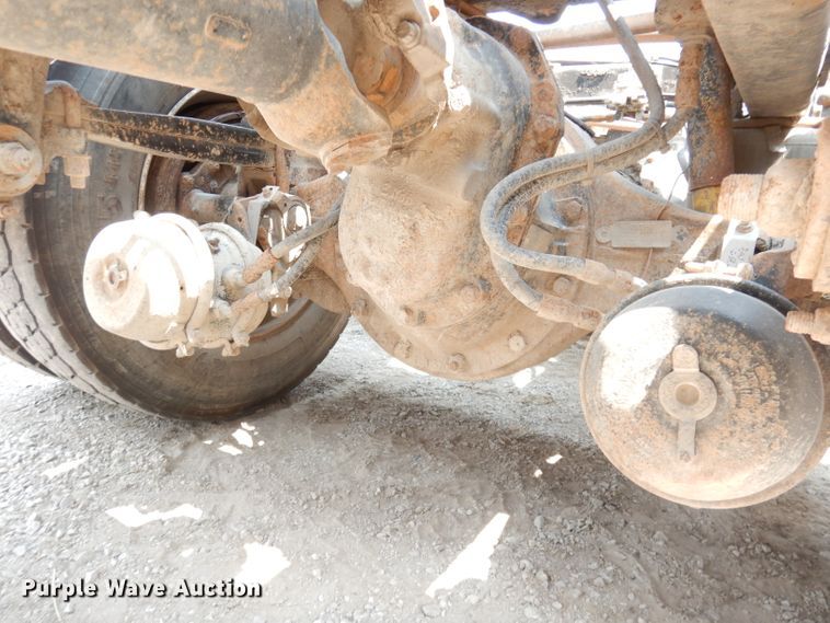 image for item DG0776 1996 Peterbilt 378  semi truck