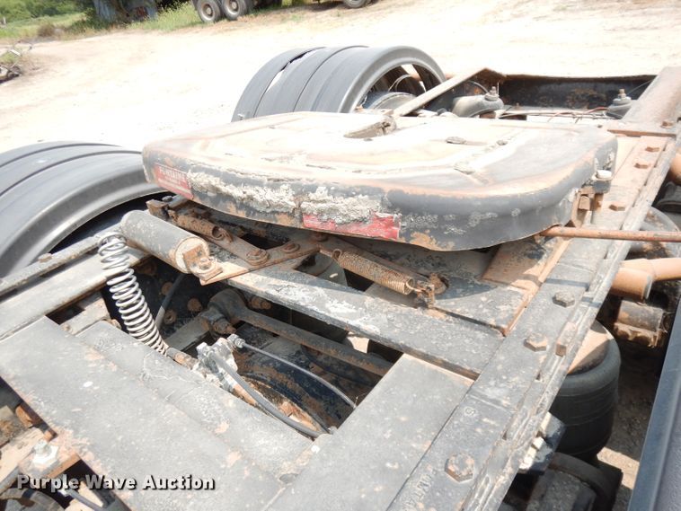 image for item DG0776 1996 Peterbilt 378  semi truck