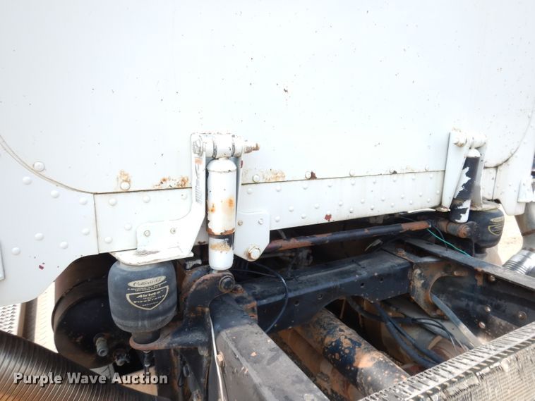 image for item DG0776 1996 Peterbilt 378  semi truck