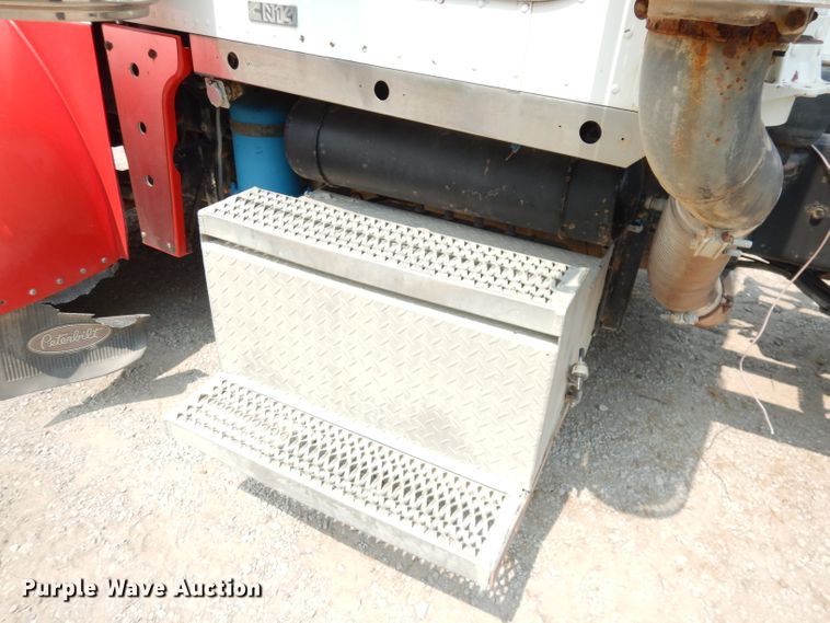 image for item DG0776 1996 Peterbilt 378  semi truck