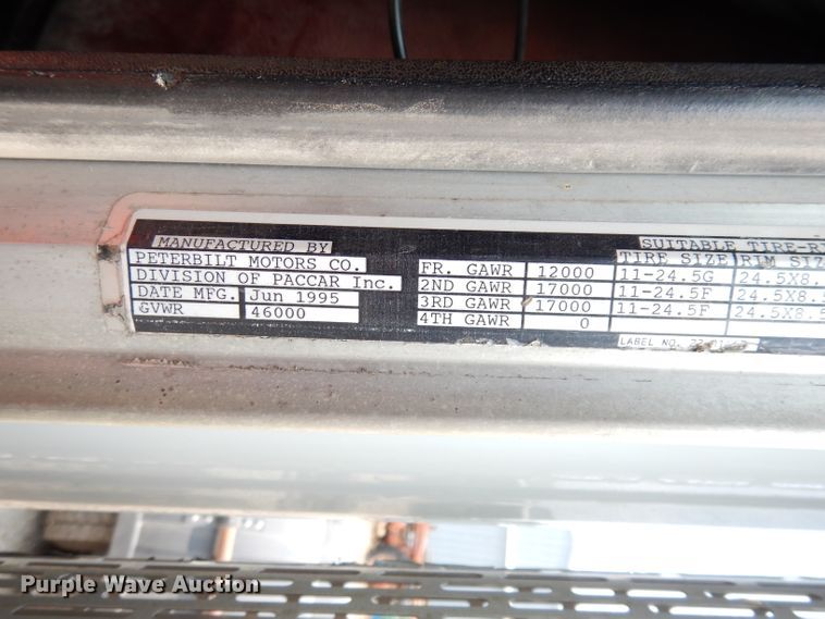 image for item DG0776 1996 Peterbilt 378  semi truck