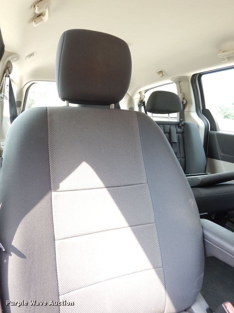 image for item DG0777 2008 Dodge Grand Caravan SE  van