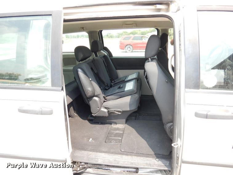 image for item DG0777 2008 Dodge Grand Caravan SE  van