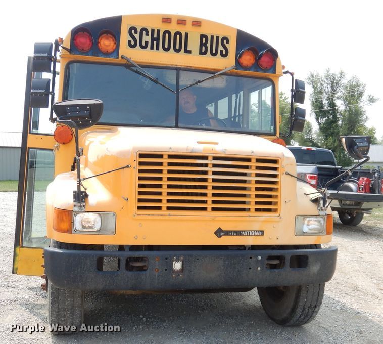 image for item DG0778 2002 Thomas 1100S  school bus