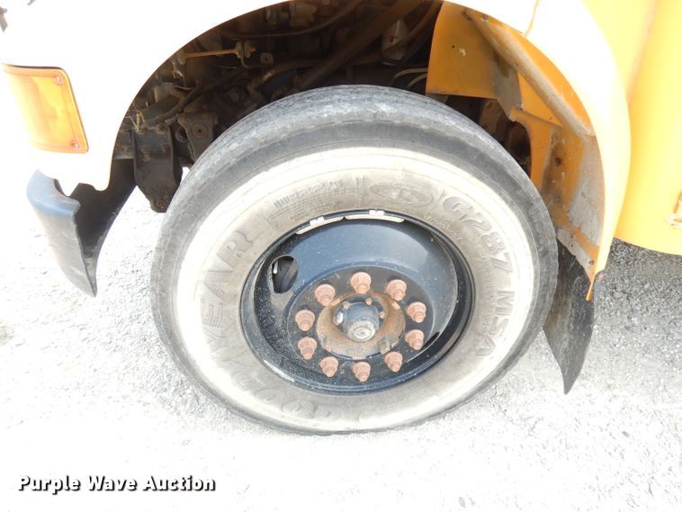 image for item DG0778 2002 Thomas 1100S  school bus