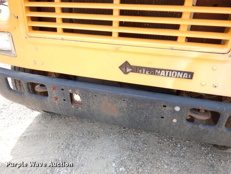 image for item DG0778 2002 Thomas 1100S  school bus