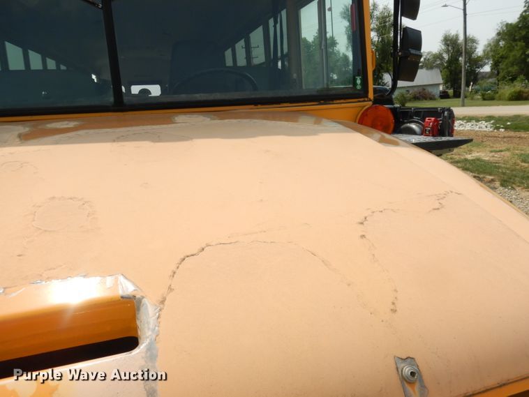 image for item DG0778 2002 Thomas 1100S  school bus