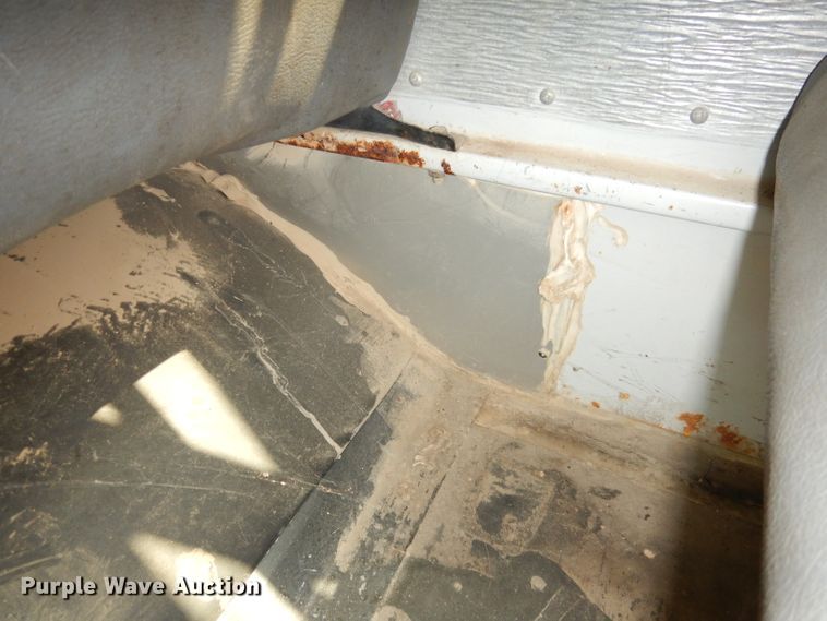 image for item DG0778 2002 Thomas 1100S  school bus