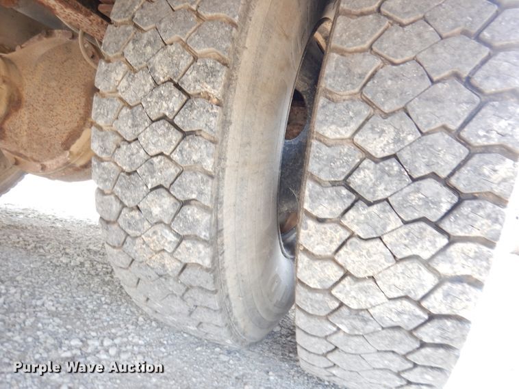 image for item DG0778 2002 Thomas 1100S  school bus