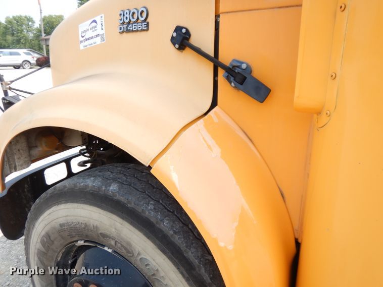 image for item DG0778 2002 Thomas 1100S  school bus