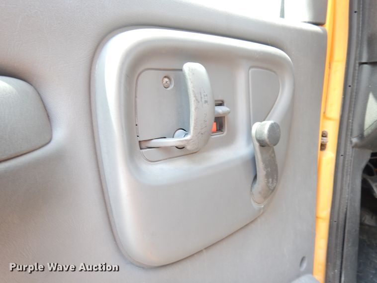 image for item DG0785 2005 GMC C5500  school bus