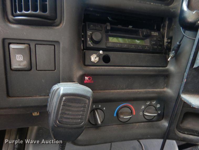 image for item DG0785 2005 GMC C5500  school bus