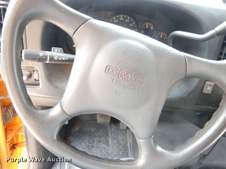 image for item DG0785 2005 GMC C5500  school bus