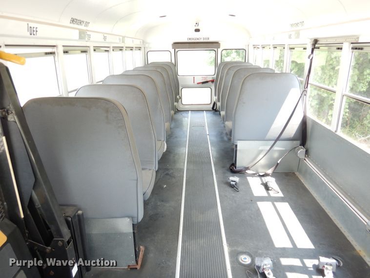 image for item DG0785 2005 GMC C5500  school bus