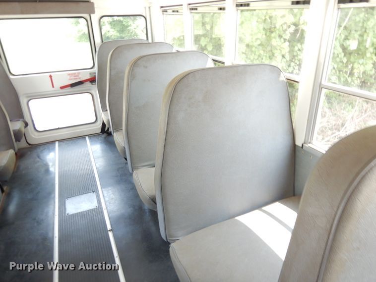 image for item DG0785 2005 GMC C5500  school bus