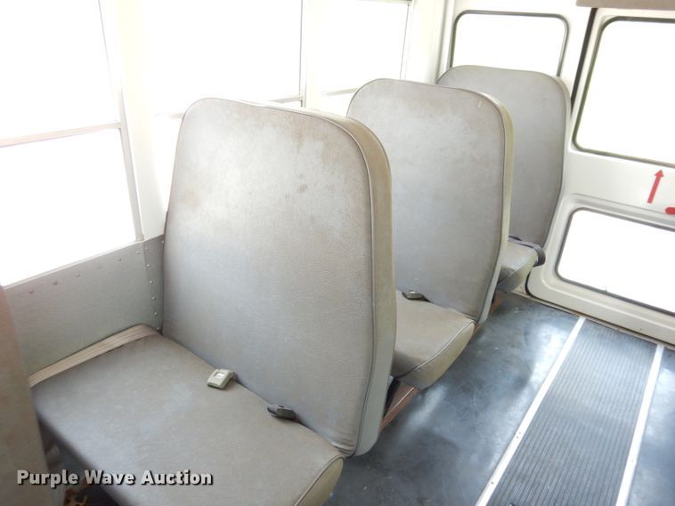 image for item DG0785 2005 GMC C5500  school bus