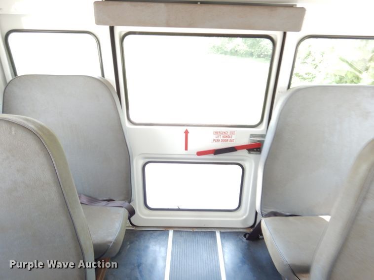 image for item DG0785 2005 GMC C5500  school bus