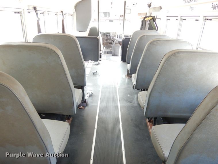 image for item DG0785 2005 GMC C5500  school bus