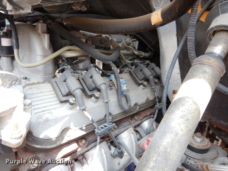 image for item DG0785 2005 GMC C5500  school bus