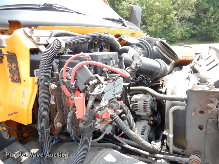 image for item DG0785 2005 GMC C5500  school bus