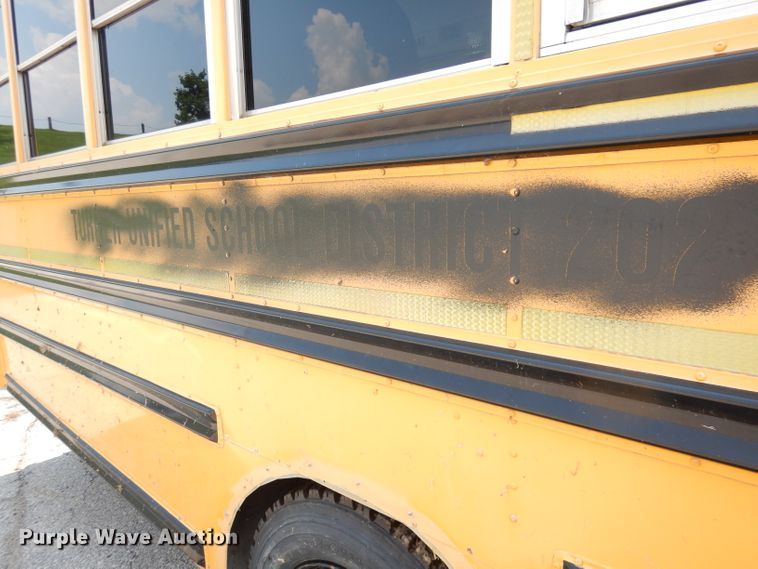 image for item DG0785 2005 GMC C5500  school bus